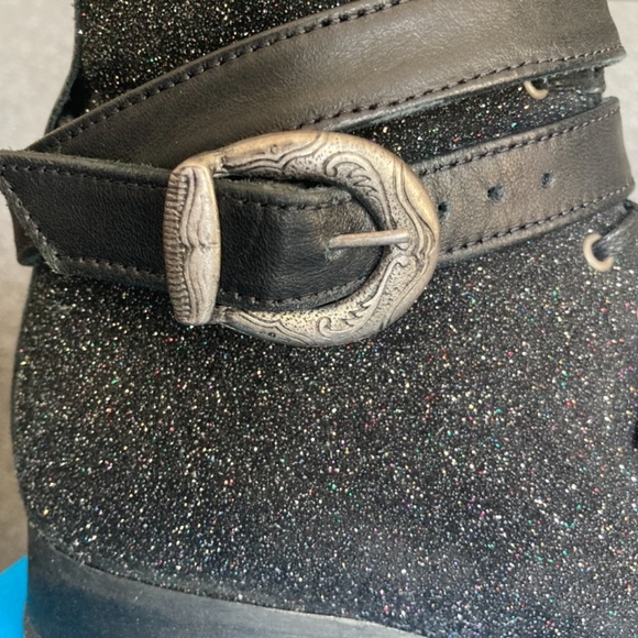Fluevog Donita Swordfish - low boot with ankle strap- black glitter - women’s 8 - Picture 6 of 12